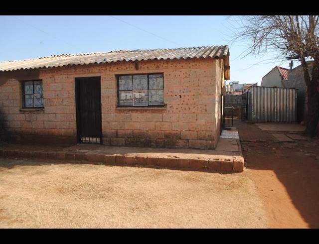 2 BEDROOM HOUSE FOR SALE IN DOBSONVILLE